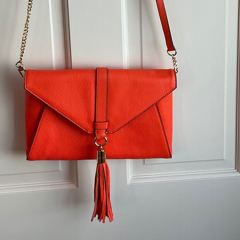 MILLY LEATHER CROSSBODY ORANGE WITH GOLD CHAIN EXCELLENT CONDITION NEVER USED